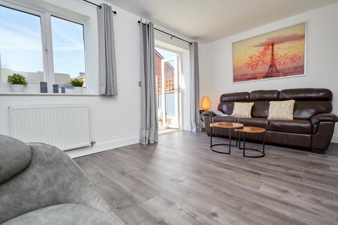 Cosy,Modern And Relaxing 3 Bedroom House With Parking Manchester Kültér fotó